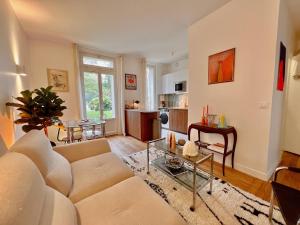 Elegant two-room apartment with garden, 10 min from La Défense