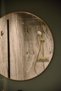 Volupté - L0VE R00M by PRIM0 C0NCIERGERIE