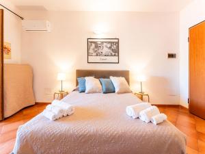 Cozy 3 guest apartment with pool