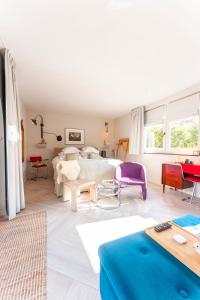 The Gentle Arch Schiphol Amsterdam