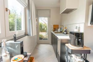 The Gentle Arch Schiphol Amsterdam