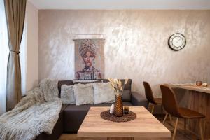 Warm & Spacious Stay with Balcony