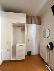 Studio moderne et chaleureux au coeur de Geneve - parfait pour courts sejours