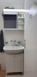 Studio moderne et chaleureux au coeur de Geneve - parfait pour courts sejours