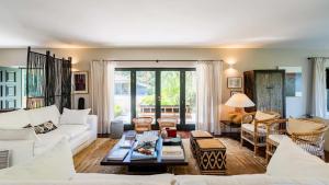 Riverside Heritage Douro Villa with Pool and Views