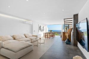 MEDANO4YOU Lava Azul Beach House