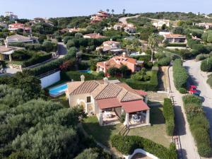 Spacious flat with pool img18