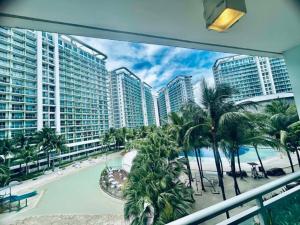 Cozy Condos at Azure Urban Resort