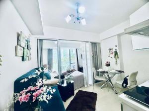 Cozy Condos at Azure Urban Resort