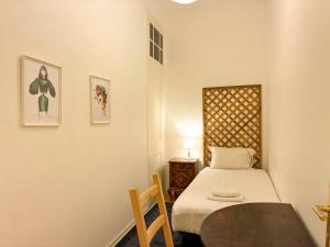 Stay as a Local! Santos Historical 6 Bedroom Apartment III