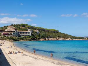 Complex with pool and sea view img35