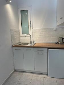 Kontokali Lake House