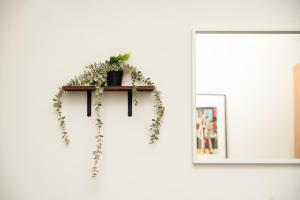 Central City Oasis - Sleeps 4 Parking Included 3 Mins walk to Queens Station