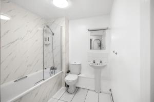 Bright 1-Bed Flat With Free Parking Great Location