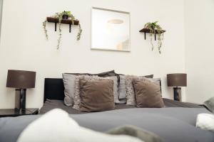 Central City Oasis - Sleeps 4 Parking Included 3 Mins walk to Queens Station