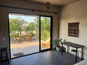 Quiet Oceanside Casita Private Kitchen & Bath