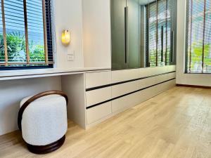 Luxury Pool and Gym Villa Layan