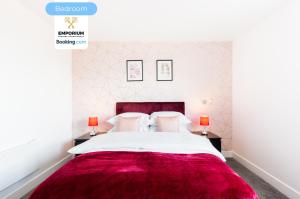 Cutlass Spacious 2BDR Apt By Emporium Property Management Short Lets & Serviced Accommodation Birmingham With Free parking & Free WiFi