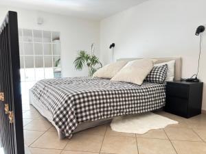 Stylish Loft w Balcony-near Duomo and Fish market