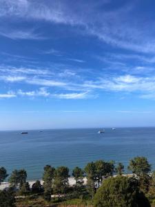 2-х комнатная квартира на берегу моря Колхида