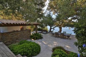 Mediterranean Villa With Sea View In Bormes