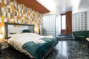 AETIUS 12 Roman Relais