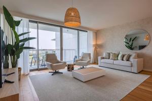 Coastal Bliss Apartment with Lagoon View