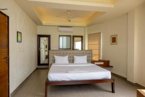 Beach Villa with Private Pool in Kochi - Alai