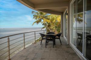 Beach Villa with Private Pool in Kochi - Alai