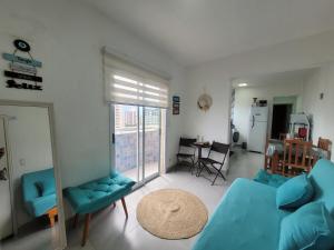 Um lar na praia, Vila Tupi