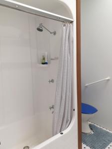 Home in Talbingo Peace Cottage 4 bedrooms - 7 beds