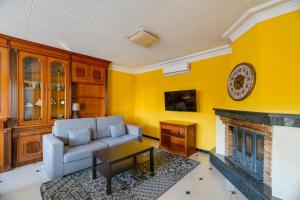 Villa Joel - Casa con piscina cerca de la playa