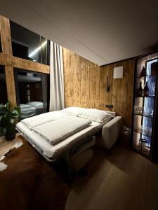 Lodge Amore - Mirrored Forest Retreat