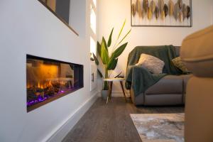 Stylish Preston Home 3 Beds Sleeps 6