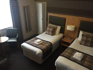 Standard Twin Room room in Buchan Hotel