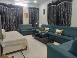 4-BR Shyam Villa for Families & Groups, near Fateh Sagar