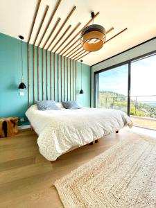 Sea View Villa In Carqueiranne