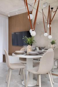 Elegant Apartment Katowice with Parking & AC by Noclegi Renters