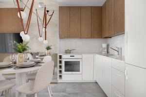 Elegant Apartment Katowice with Parking & AC by Noclegi Renters