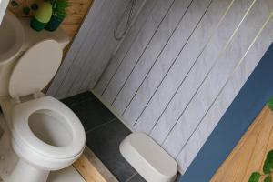 Cabin at Animal Rescue Sanctuary - Sleeps 2