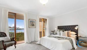 Balmain 3BR - Luxury Waterview Terrace