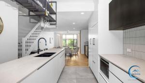 Balmain 3BR - Luxury Waterview Terrace