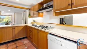 Balmain 3BR - Luxury Waterview Terrace