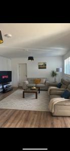 Shangri - La Spacious Family Townhouse