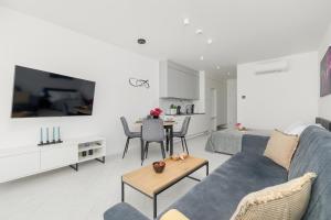 Sea&Lake Mielno Elegant Studio with Parking & Terrace by Noclegi Renters