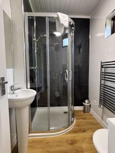 Bluebell Lodge 11 with Hot Tub