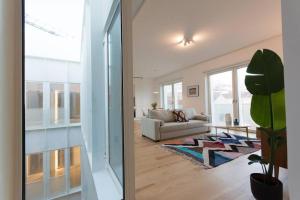 Wave of Light in Lisbon by Innkeeper