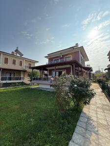 Family Duplex Villa with Garden 150m to Beach