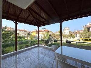 Family Duplex Villa with Garden 150m to Beach