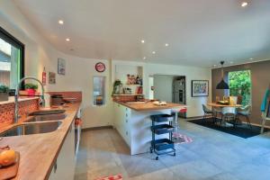 Mediterranean Villa With Sea View In Bormes